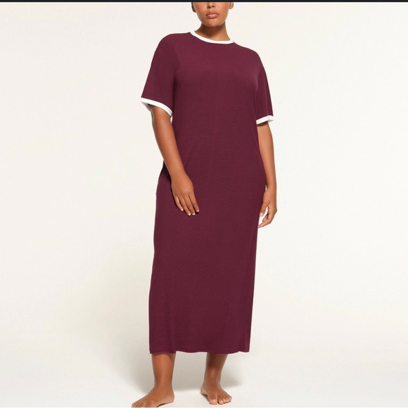 NWT Skims|| RINGER T-SHIRT LONG DRESS Soft Lounge Size Small, in Maroon - Picture 1 of 9